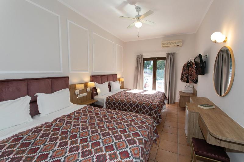Quadruple Room image 1