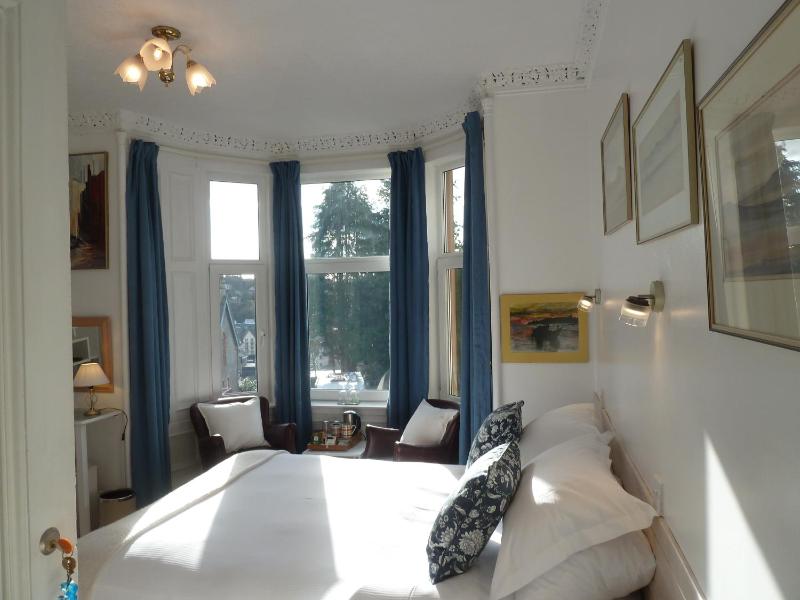 Double Room with Private Bathroom image 1