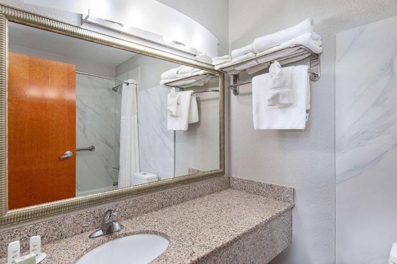 King Room - Mobility Access/Non-Smoking image 3