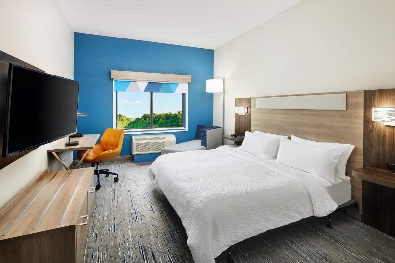 Standard Room image 4