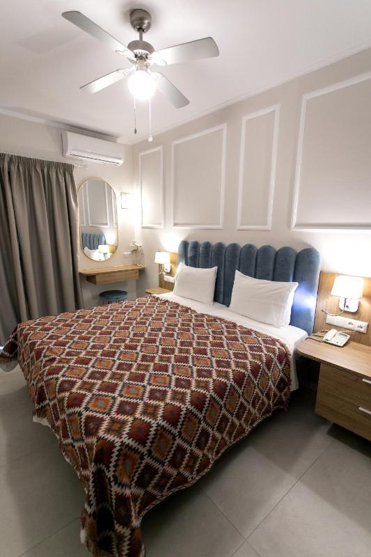 Standard Double or Twin Room image 2