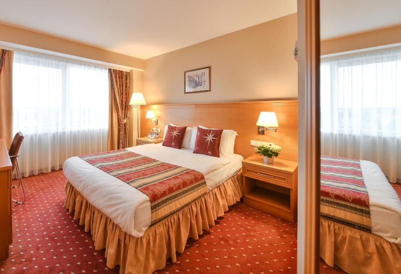 Standard Twin or Double Room image 1