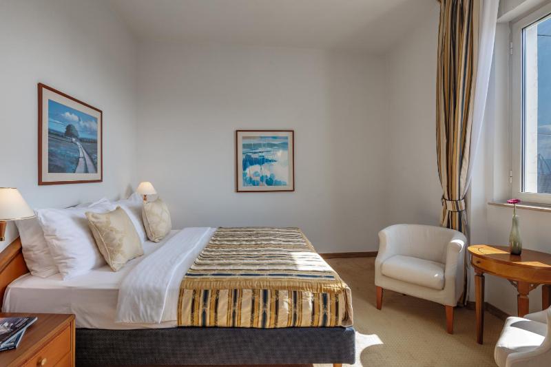 Standard Double or Twin Room image 3