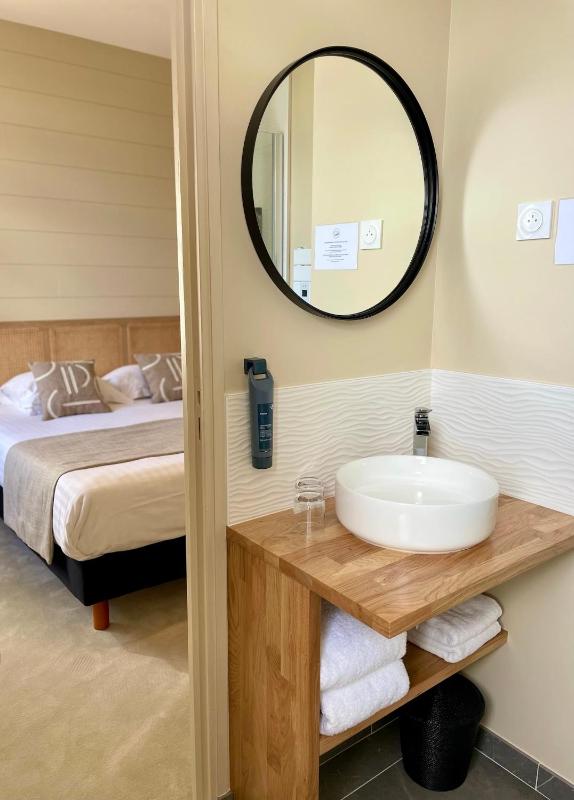 Classic Double Room image 1