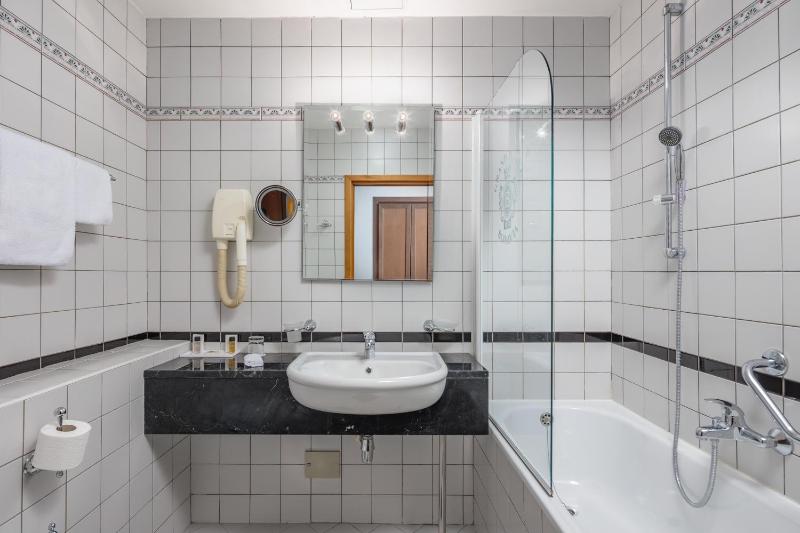 Superior Double or Twin Room image 1