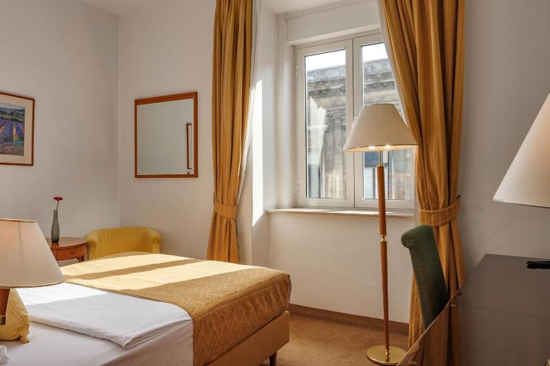 Superior Single Room image 2