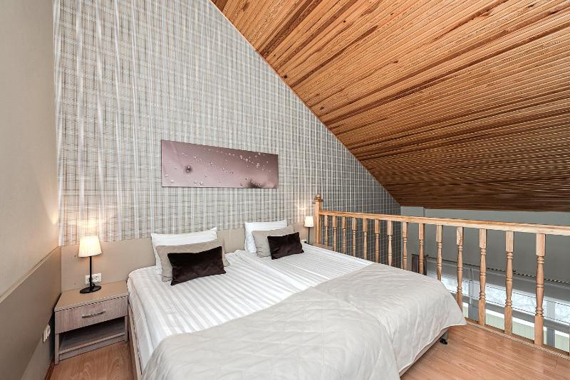 Two-story Deluxe Suite with a Balcony and Spa Access image 4