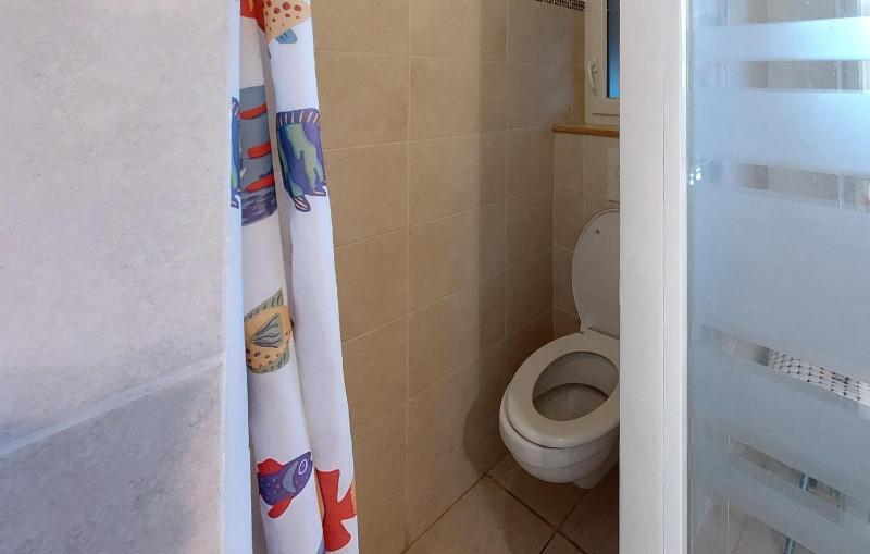 Stunning Apartment In Sanary-Sur-Mer With Wifi - image 17