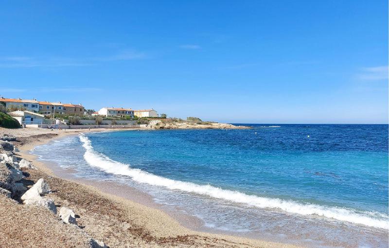 Stunning Apartment In Sanary-Sur-Mer With Wifi - image 16