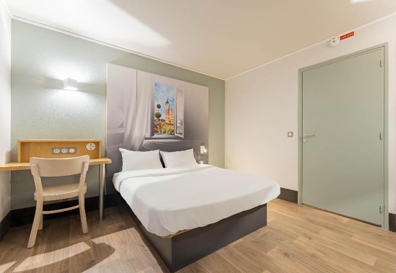 Double Room - Disability Access image 3