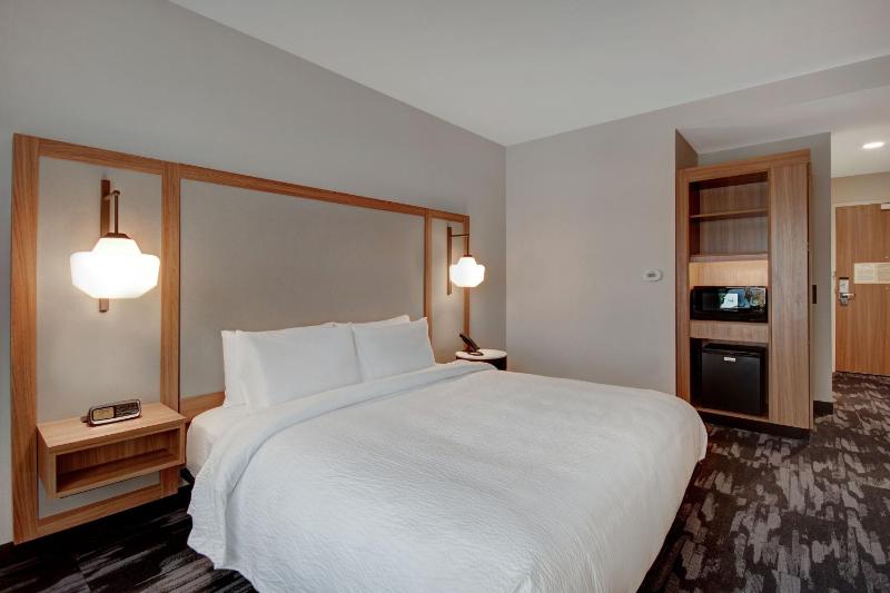 King Suite with Sofa Bed image 4