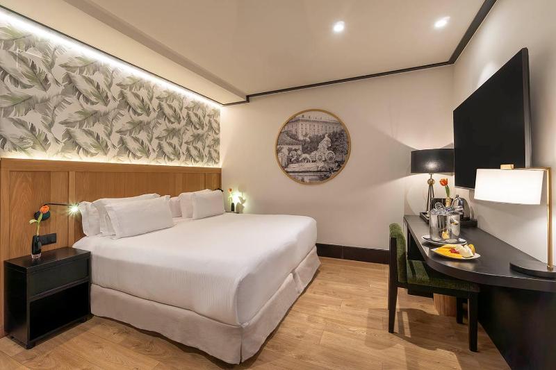 Deluxe Double Room with Terrace image 3