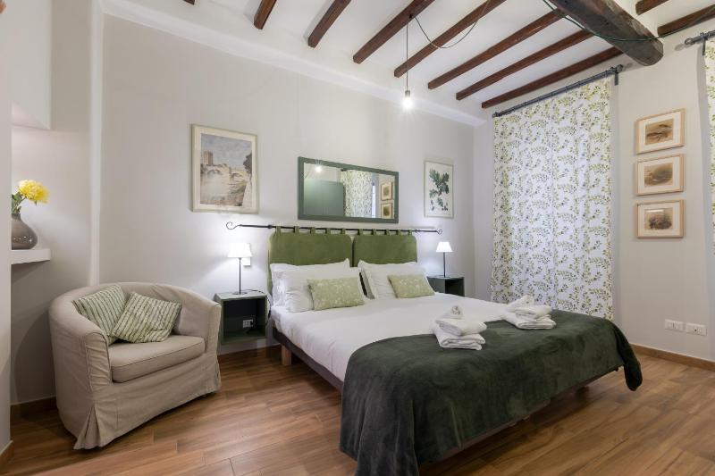 Studio Apartment image 1