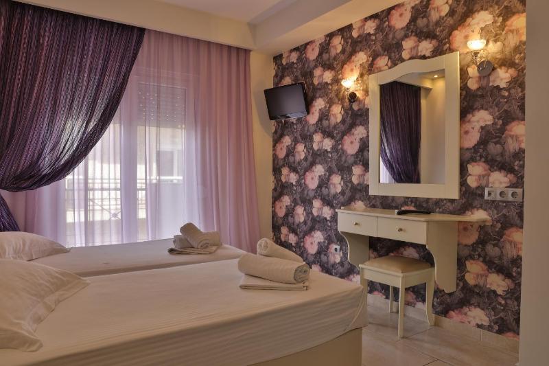 Standard Double or Twin Room image 1