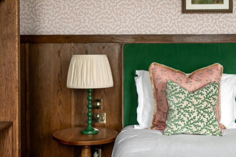 Superior Twin Room image 2
