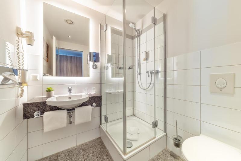 Superior Double Room with Cathedral view image 4