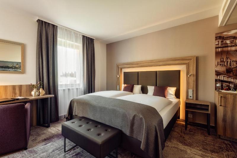 Superior Double Room with Cathedral view image 1