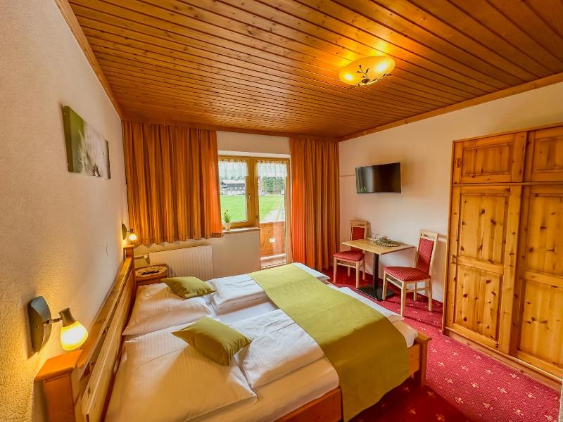 Budget Double Room image 2