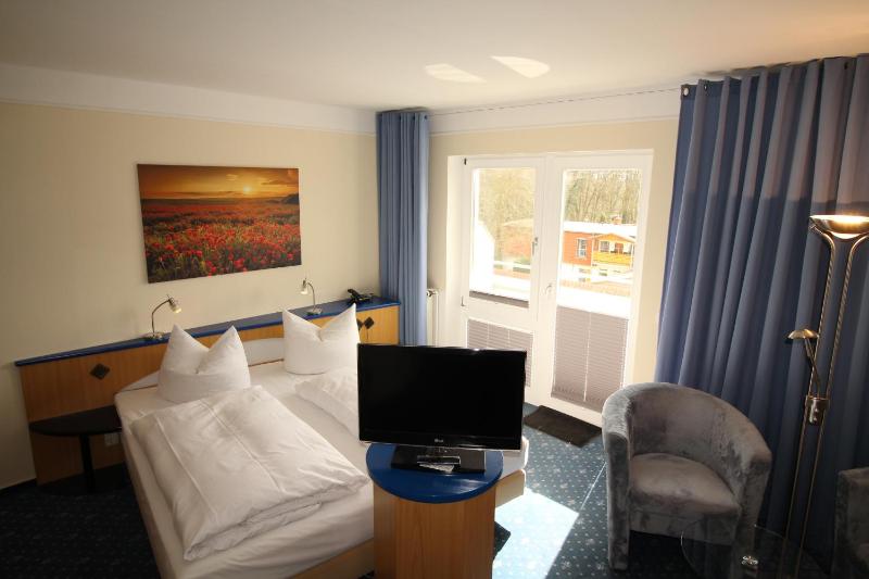 Superior Double Room with Balcony image 1