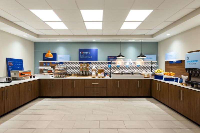 HOLIDAY INN EXPRESS SAVANNAH AIRPORT By IHG - image 22