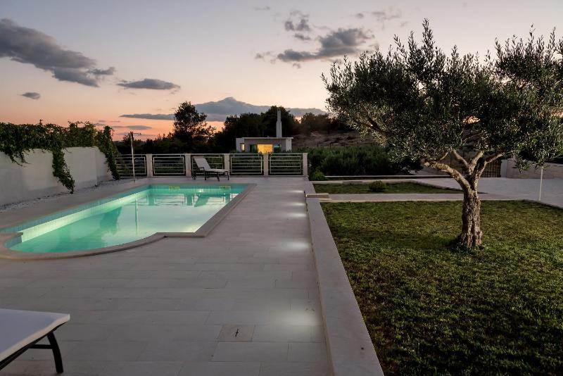 Standard Villa image 4