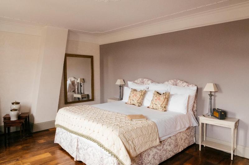 Double Room with Garden View image 1