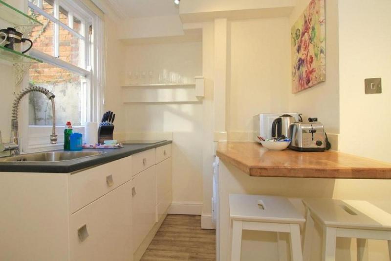 One-Bedroom Apartment - Basement image 1