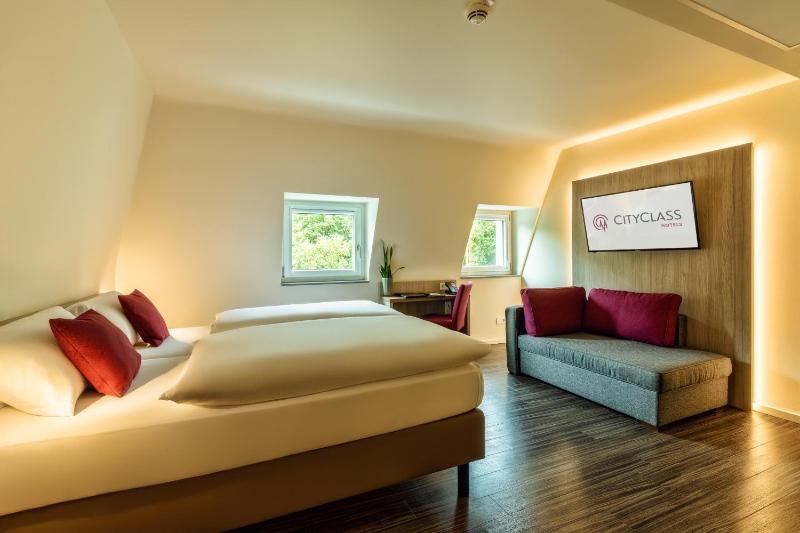 Superior Double Room image 3