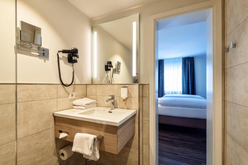 Superior Double Room image 2