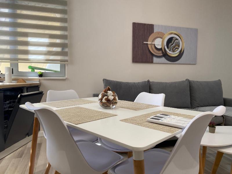 Central Cozy Apartment - image 14