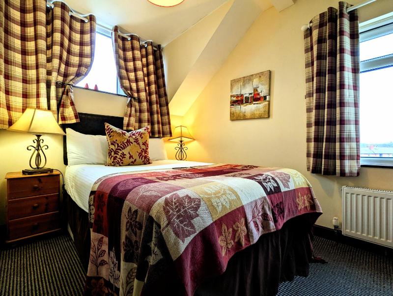 Small Double Room image 2