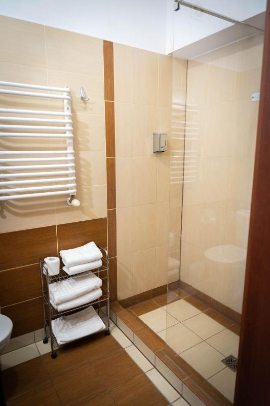 Twin Room with Lake View image 1