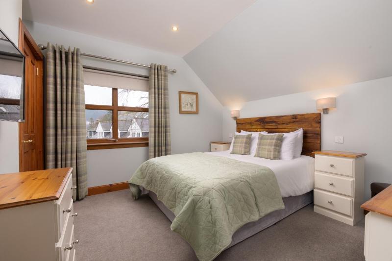 Standard Double Room image 3