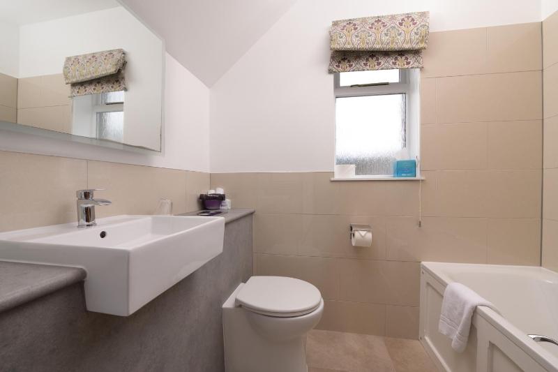 King Double Room image 2