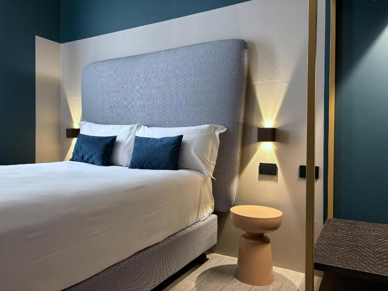  Double Room image 1