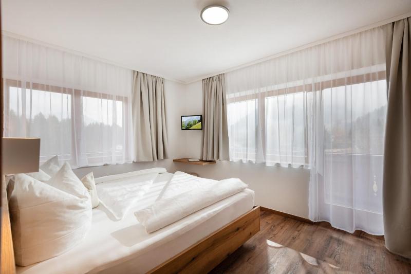 Apartment with Mountain View image 3