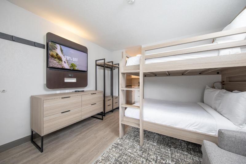 Full Bunk Bed Studio with Kitchenette, Non-Smoking image 2