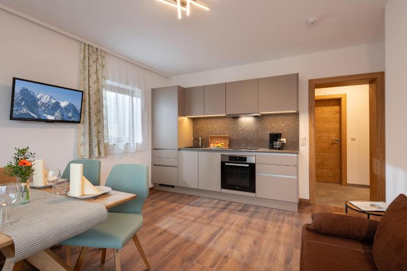 Apartment with Garden View image 1