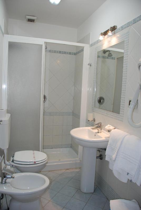 Economy Double Room image 3