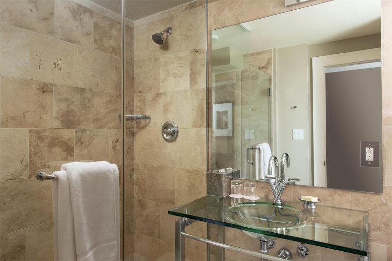 Standard Double Room, 2 Double Beds, Balcony image 4
