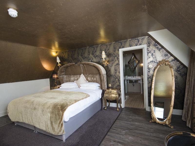 Deluxe Junior Suite image 3