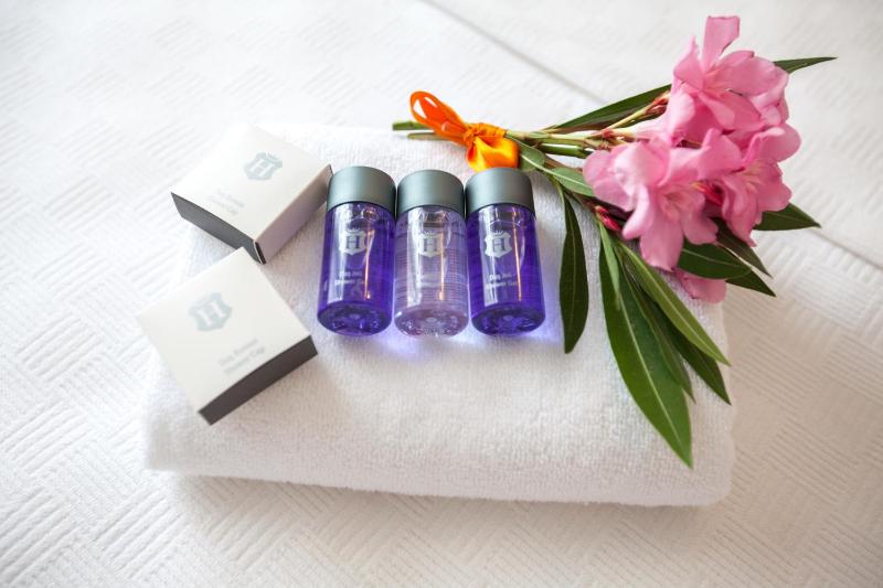 Standard Double Room with Sea View image 4