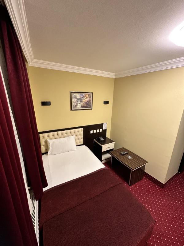 Single Room image 3