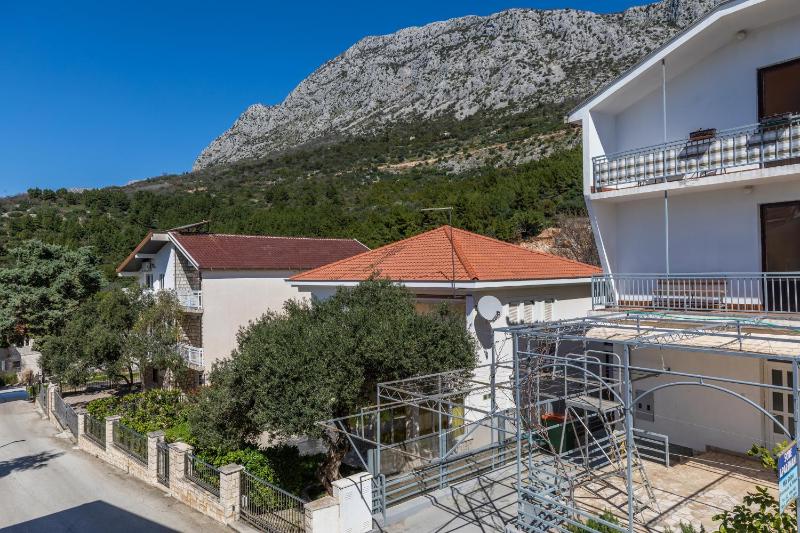 Two-Bedroom Apartment with Balcony image 2