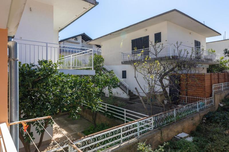 One-Bedroom Apartment with Balcony image 3