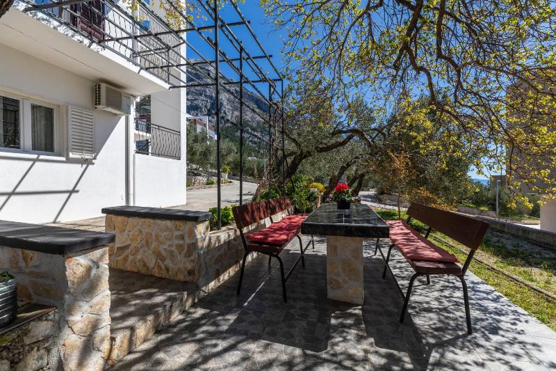 Apartments with parking space Makarska - 21823 - image 12