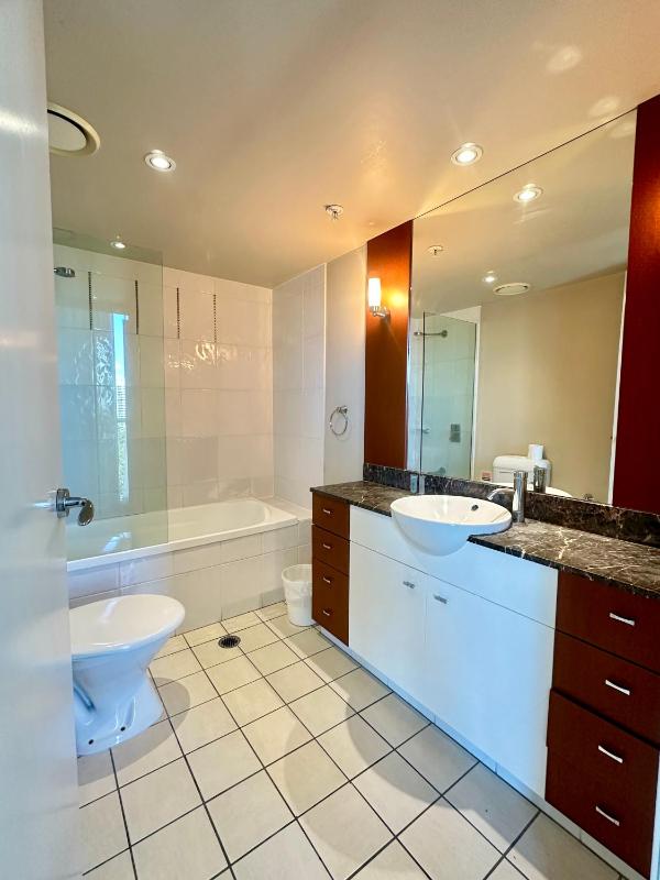 Chevron Renaissance - Resort Style Living by Gold Coast Premium - image 2