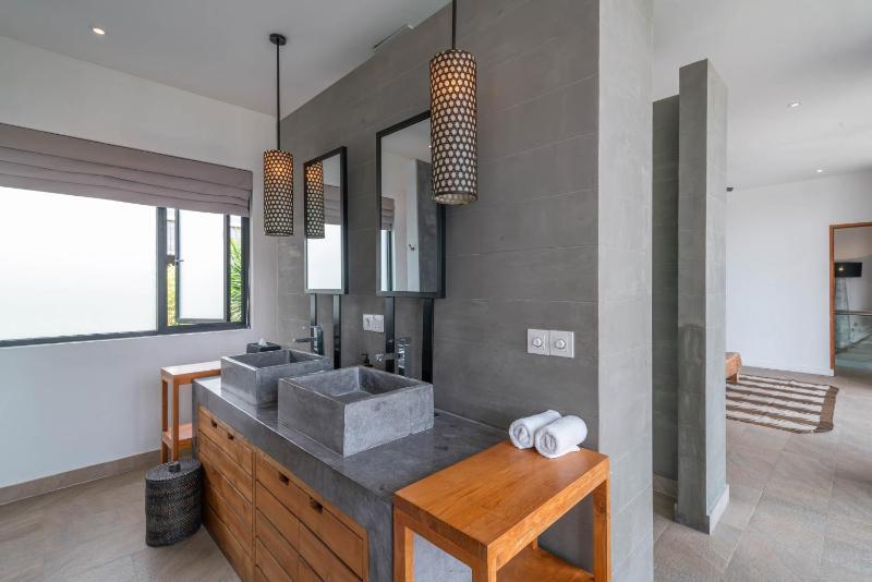 Villa Vida Mira - Elegant 4BR Beachside Villa in Canggu - image 25