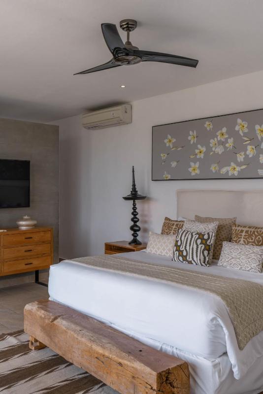 Villa Vida Mira - Elegant 4BR Beachside Villa in Canggu - image 48