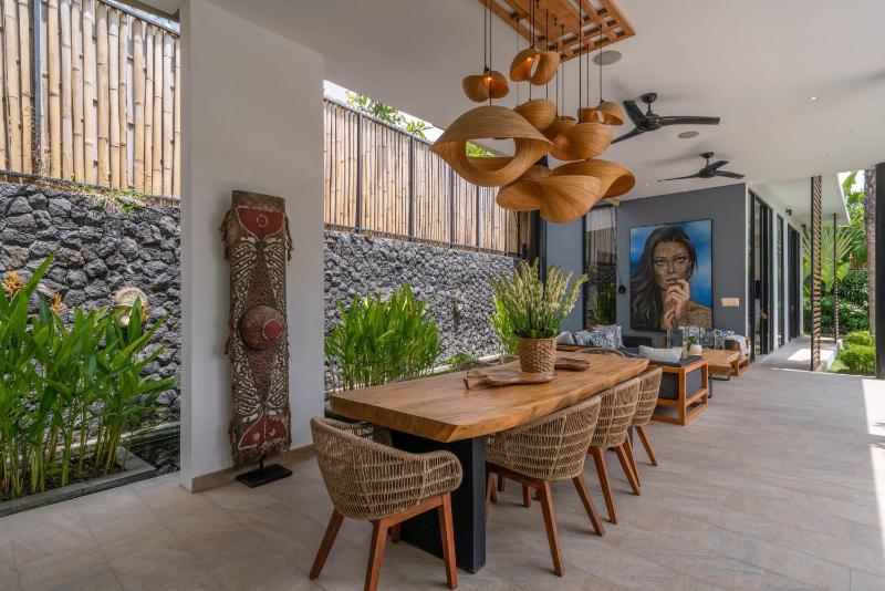 Villa Vida Mira - Elegant 4BR Beachside Villa in Canggu - image 36